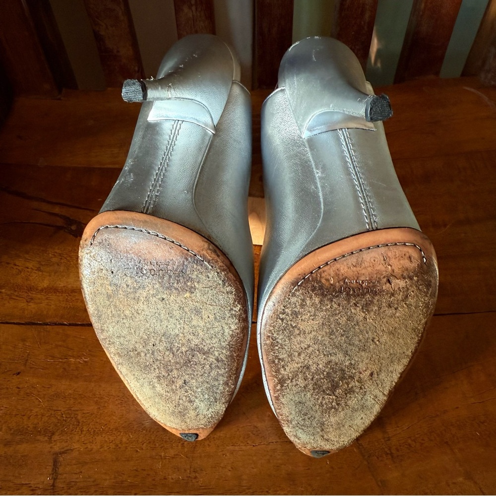 Vintage Gucci Silver Leather Slingback Heels – Size 7.5 - Picture 11 of 16